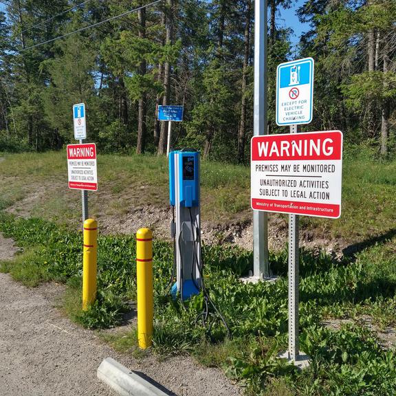 Electric vehicle charging at Spillimacheen Rest Area