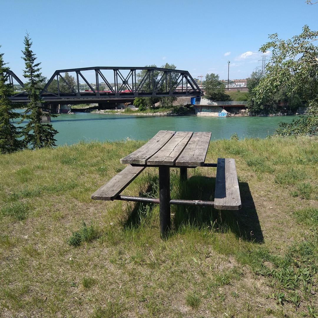 Picnic table at Western Headworks Main Canal